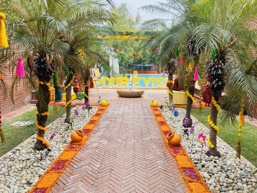 outdoor marriage garden decorated by Best wedding planner in Agra